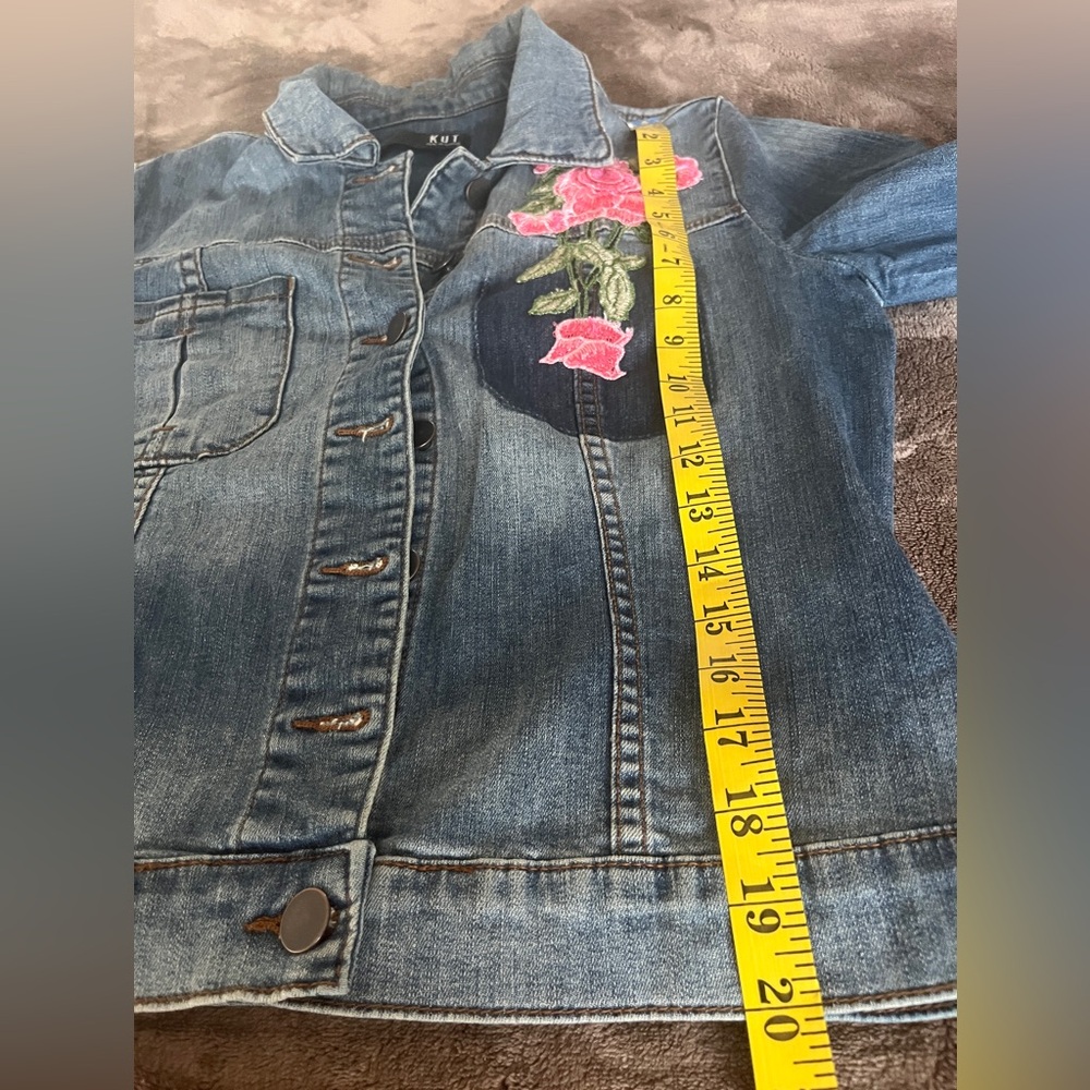 Kut from the Kloth Juko Denim Jacket Flower Embroidery sz L - Picture 14 of 16